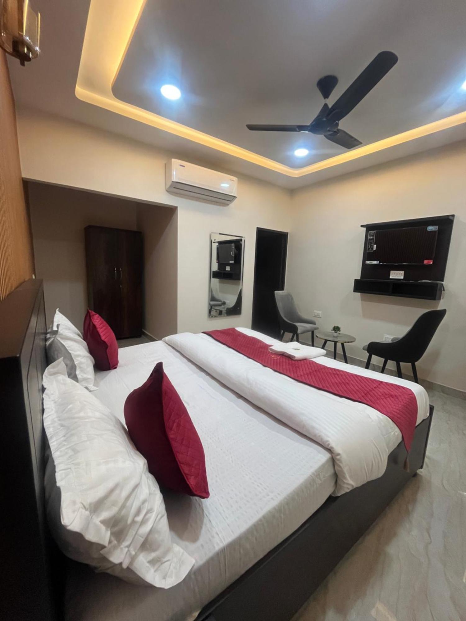 Hotel Royal A Ludhiana Eksteriør billede