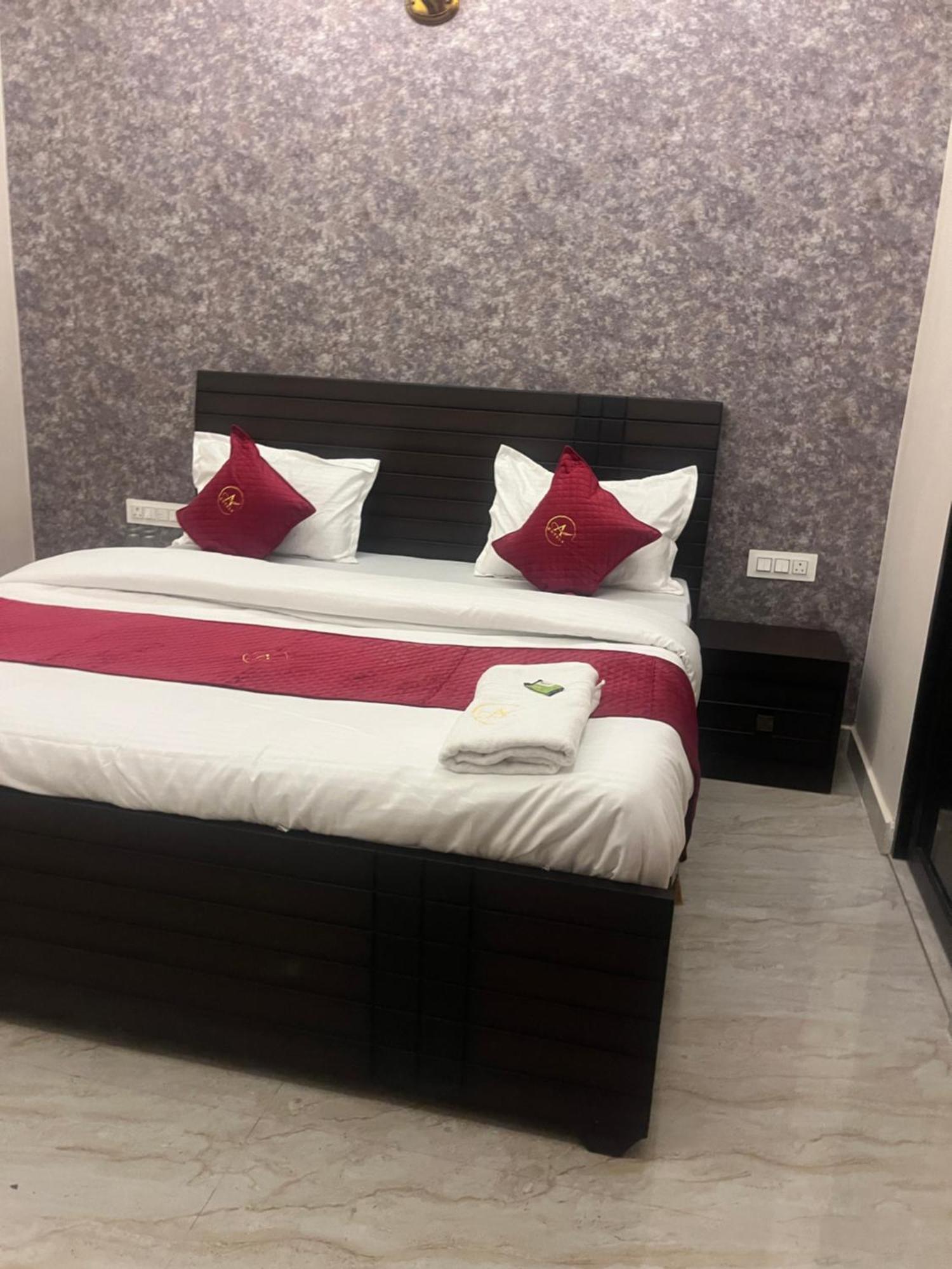 Hotel Royal A Ludhiana Eksteriør billede
