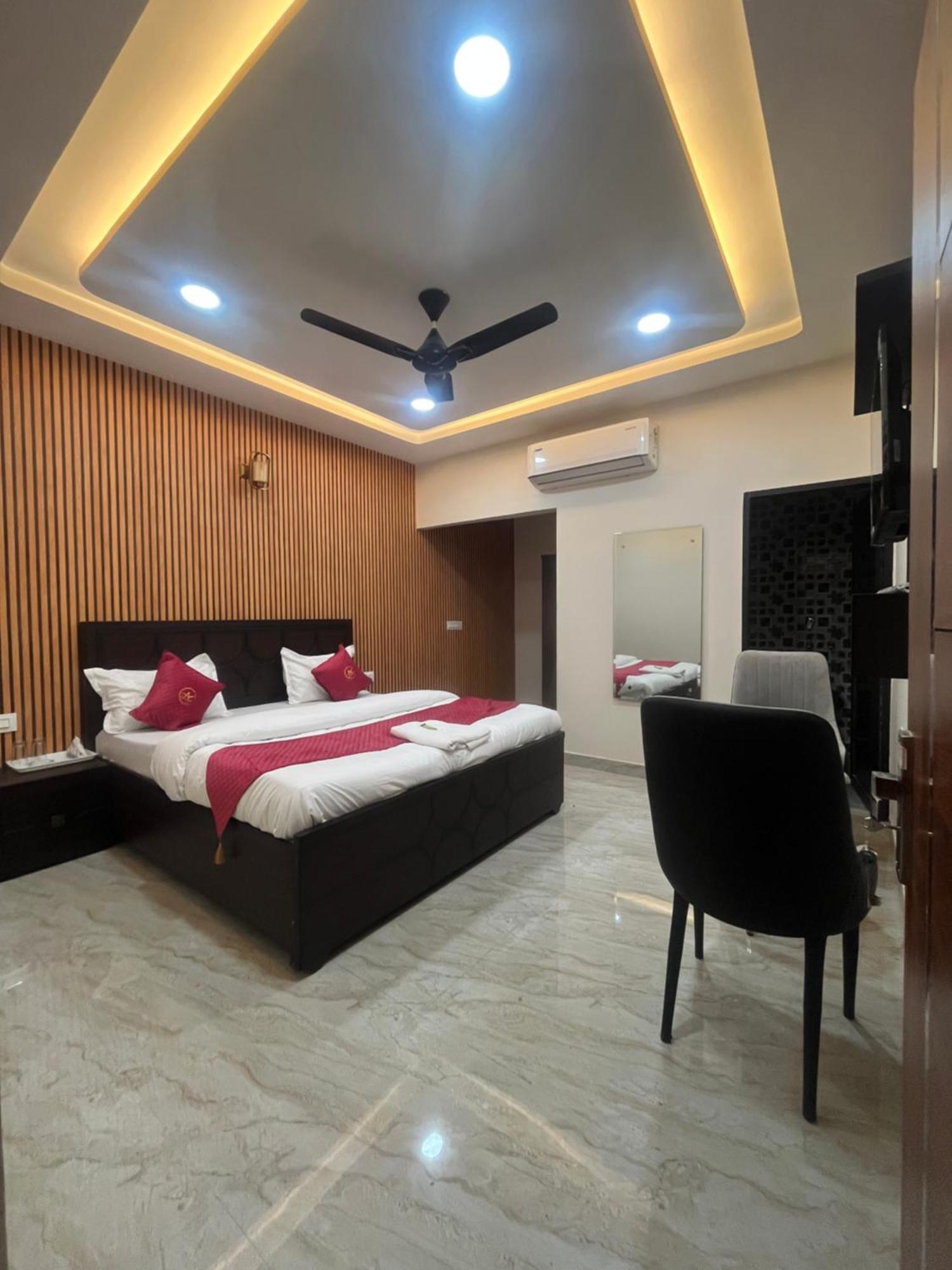 Hotel Royal A Ludhiana Eksteriør billede