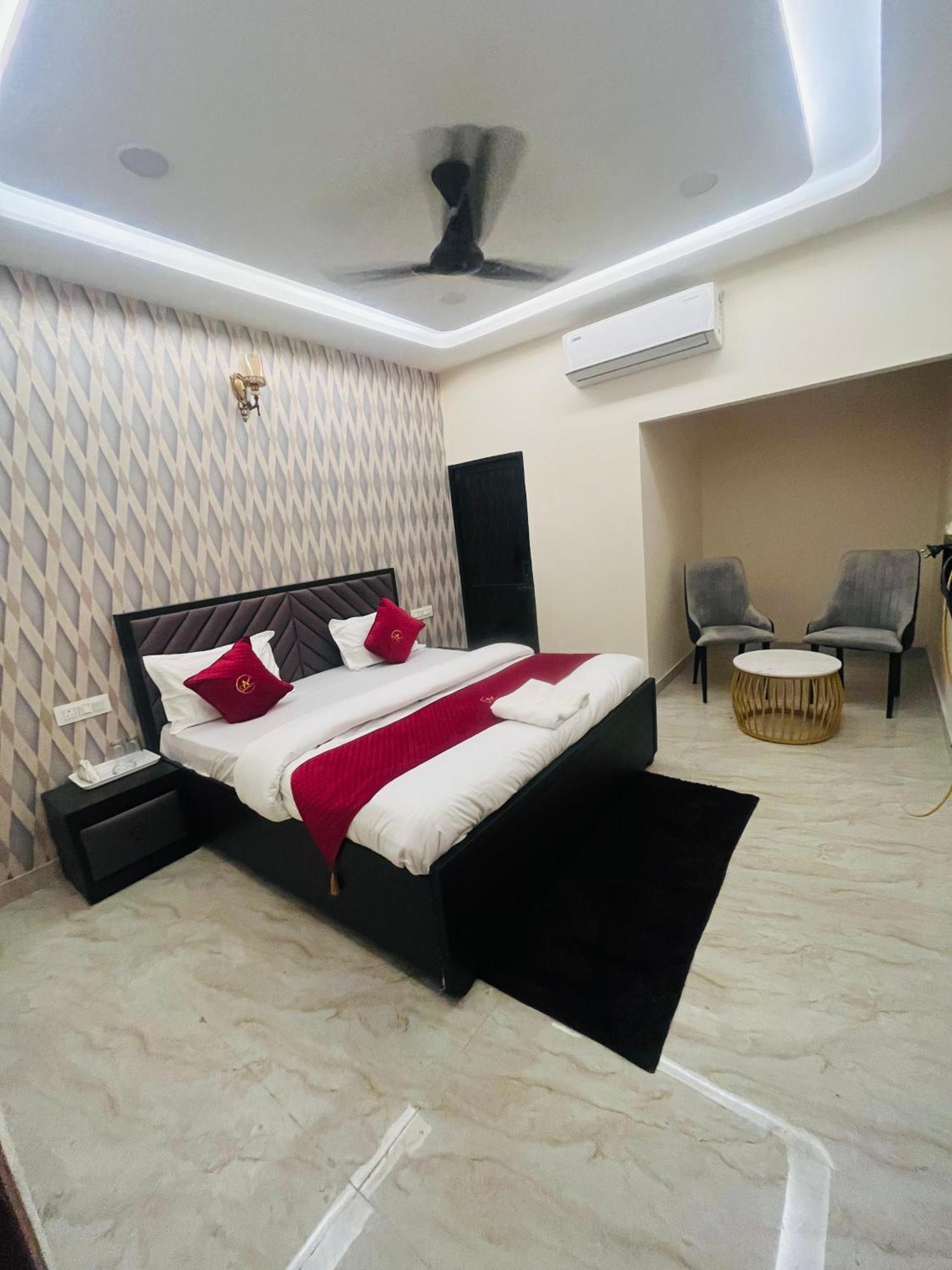 Hotel Royal A Ludhiana Eksteriør billede